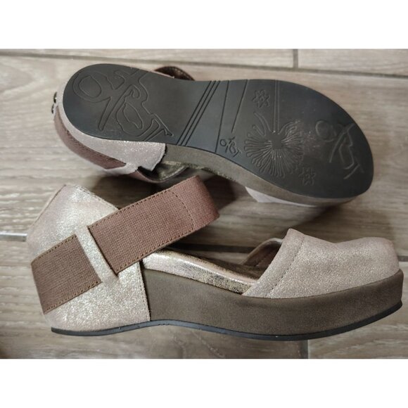 OTOT Size 7.5M Clog Sandals, Gold Metallic Brown Thick Strap Closed Toe READ - Picture 6 of 7